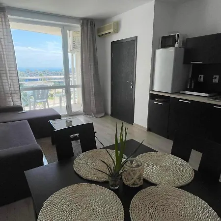 Blue Horizon Sarafovo Апартаменты